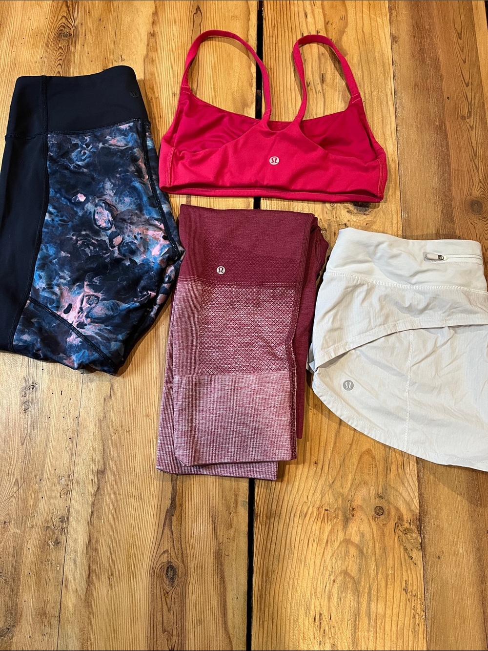 Set/4 LULULEMON 6 Sports Bra Shorts Capri Leggings